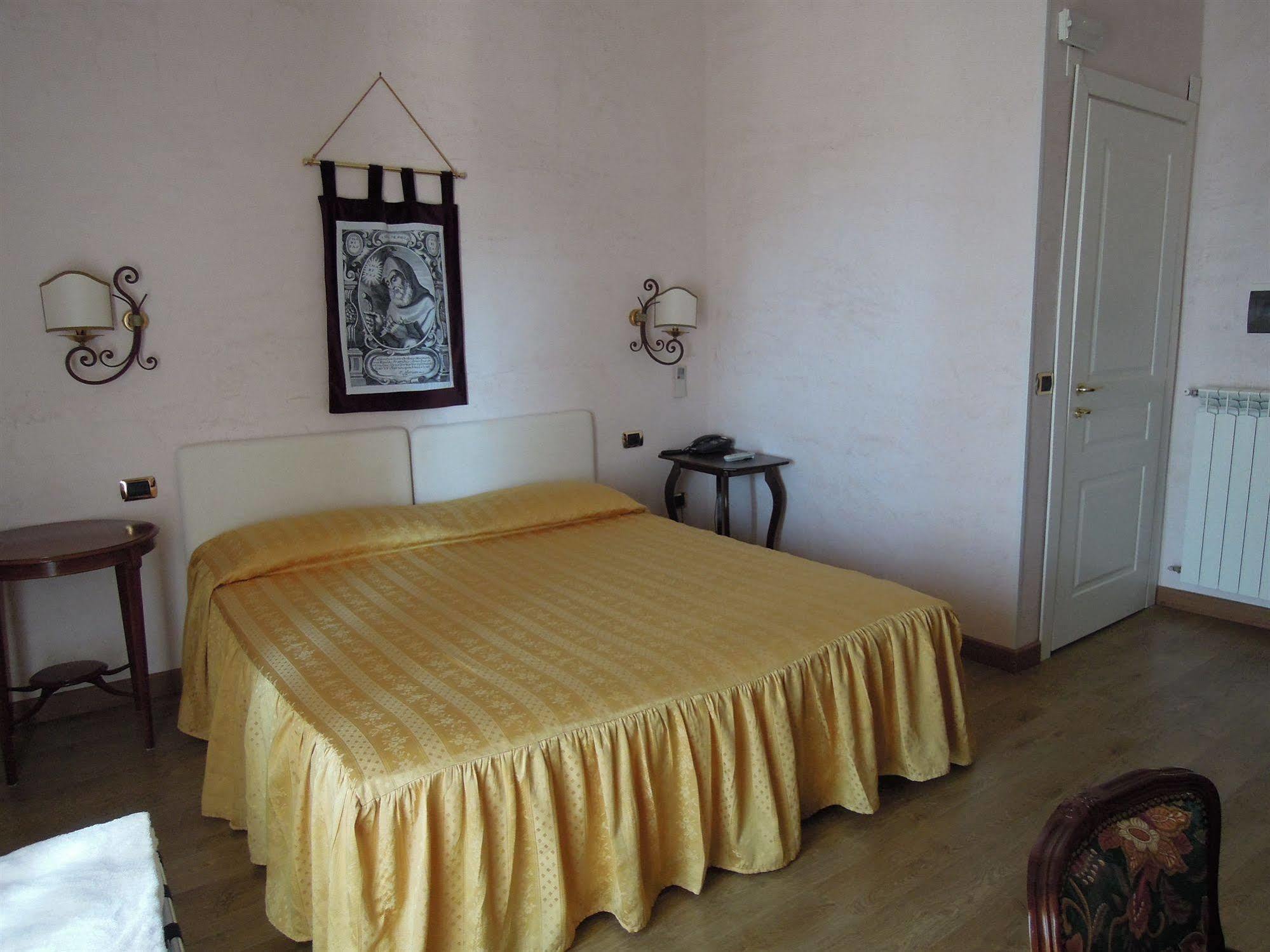 Hotel Sant'Agostino Paola Exterior photo